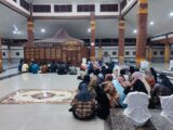 Studi Rohani di Makam Troloyo Simbah Jumadil Kubro